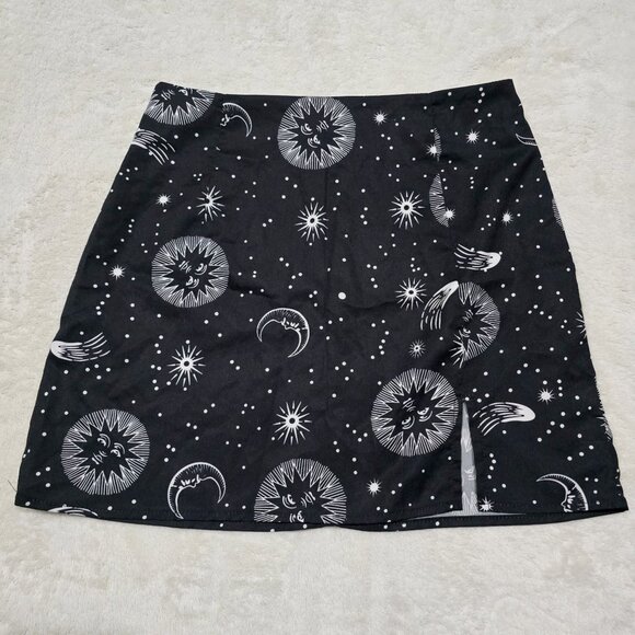 SHEIN Dresses & Skirts - 🆑 Shein Womens Mini Skirt Black White Celestial Sun Moon Star Print Polyester M